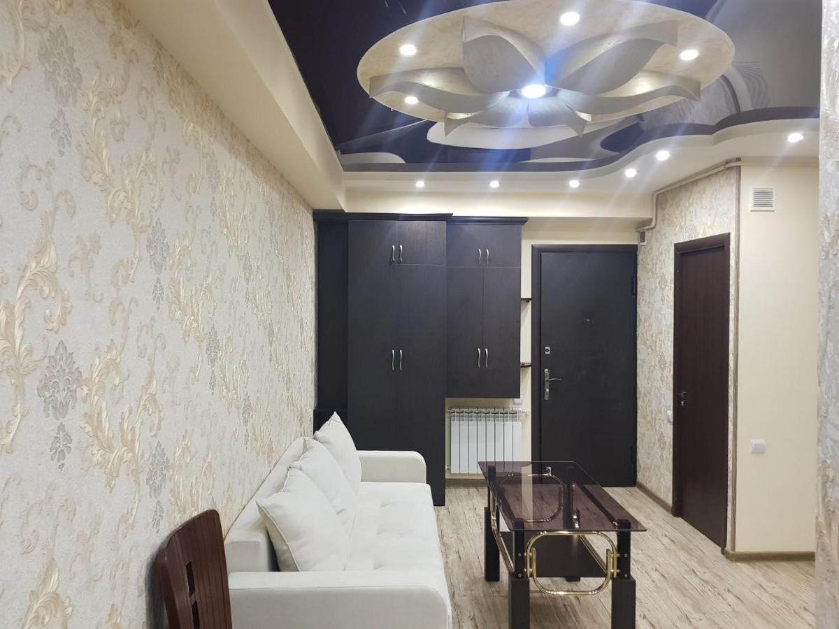 Luxury Apartment-3 In The Center Of Yerevan, Safaryans Family Luaran gambar